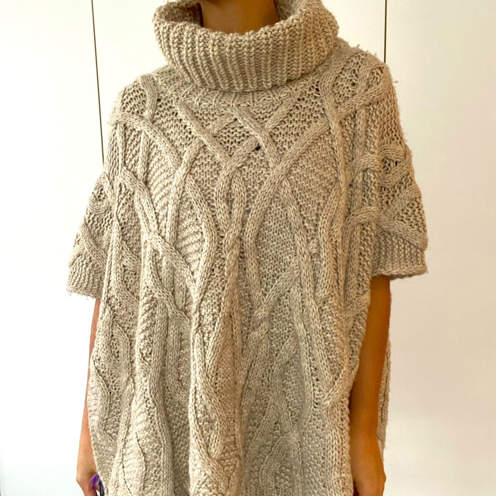 Poncho sweater
